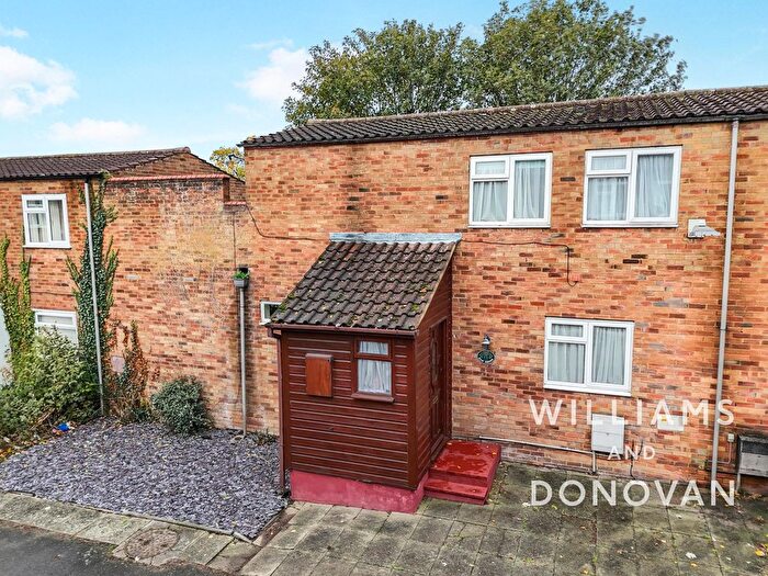 4 Bedroom Terraced House For Sale In Elm Green, Pitsea, SS13