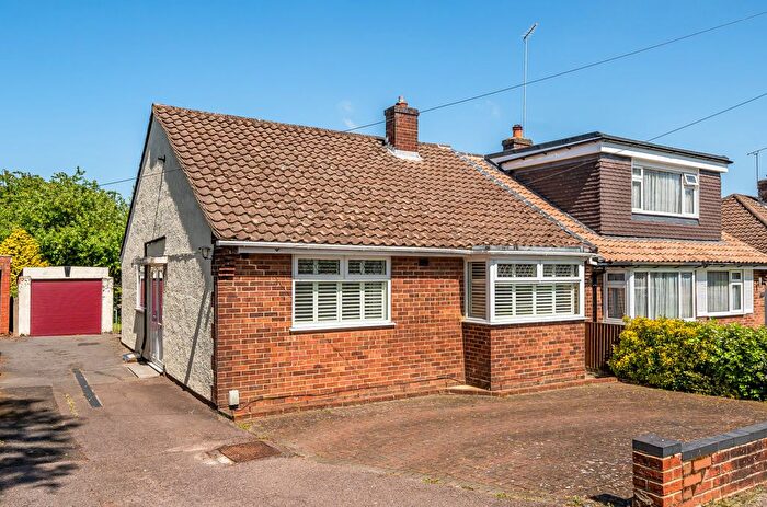 2 Bedroom Bungalow To Rent In Field View Road, Potters Bar, EN6