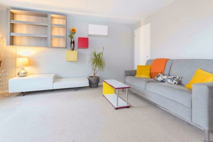 1 Bedroom Flat To Rent In Boileau Road, Barnes, SW13