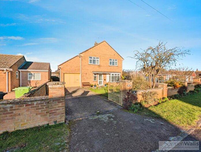 2 Bedroom Detached House For Sale In New Road, Stamford, PE9