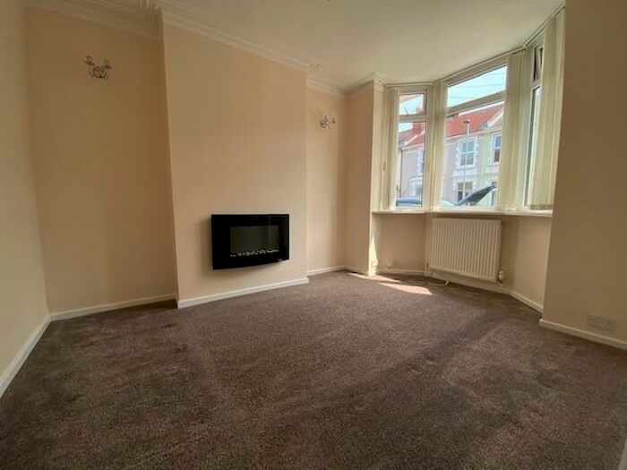 3 Bedroom Terraced House To Rent In Beresford Road, Portsmouth, PO2