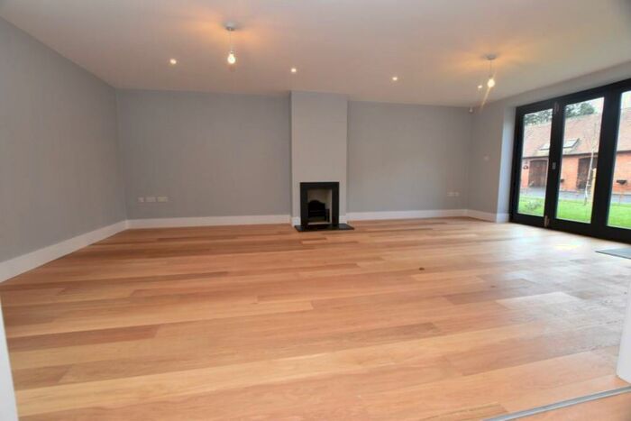 4 Bedroom End Of Terrace House For Sale In James Farm, James Lane, Grazeley Green, Reading, RG7