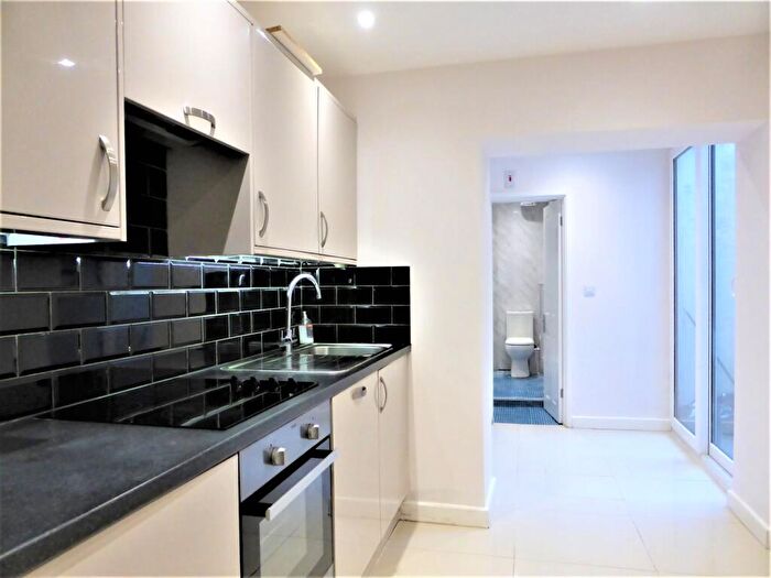 1 Bedroom Flat To Rent In Church Road -, P16