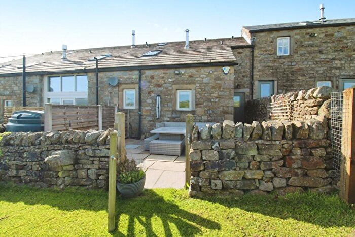 3 Bedroom Terraced House For Sale In Skipton Old Road, Colne, Lancashire, BB8