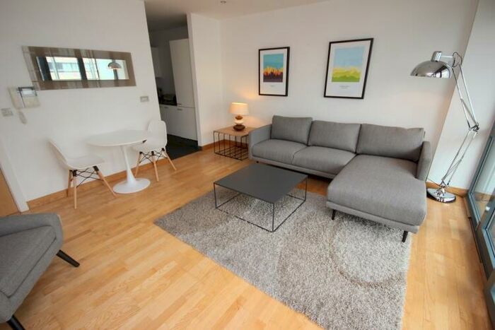 2 Bedroom Apartment To Rent In Number One Deansgate Manchester, M3