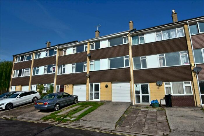 3 Bedroom Terraced House To Rent In Alpine Gardens, Bath, Somerset, BA1