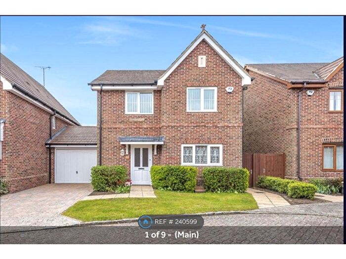 3 Bedroom Detached House To Rent In Longcroft Gardens, Shinfield, Reading, RG2