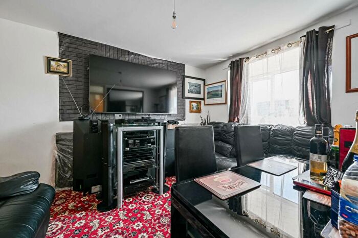 1 Bedroom Flat For Sale In Erwood Road, Charlton, London, SE7