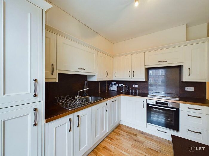 2 Bedroom Flat To Rent In Willowbrae Road, Willowbrae, Edinburgh, EH8