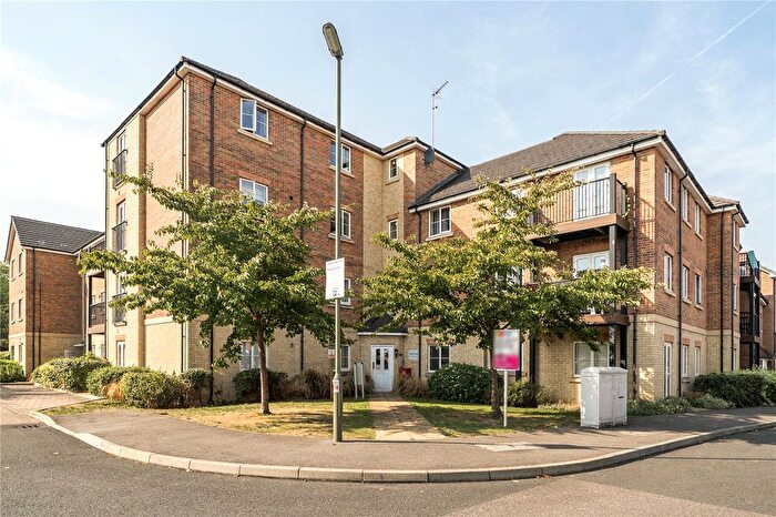 1 Bedroom Flat For Sale In Winter Close, Epsom, Surrey, KT17