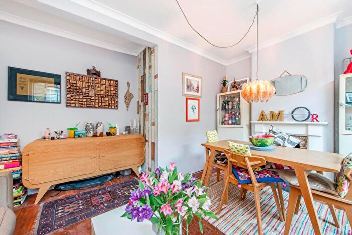 1 Bedroom Flat To Rent In Fanshaw Street, London, N1