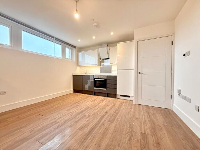 Apartment To Rent In Lower Stone Street, Maidstone, ME15