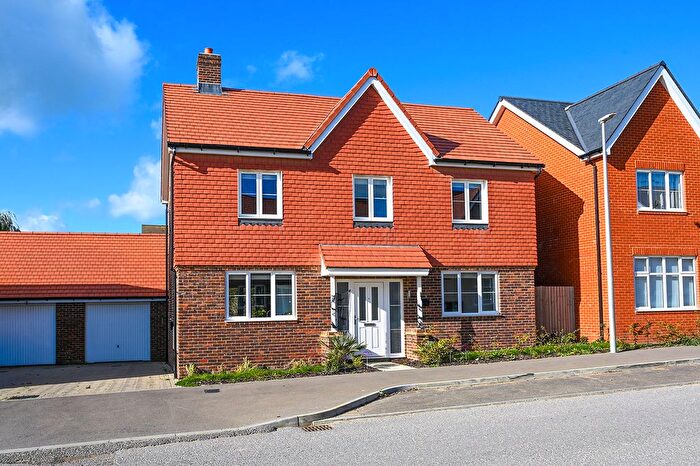 4 Bedroom Detached House To Rent In Daisy Drive, Hailsham, BN27