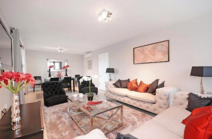 3 Bedroom Apartment To Rent In St. Johns Wood Park, London, NW8