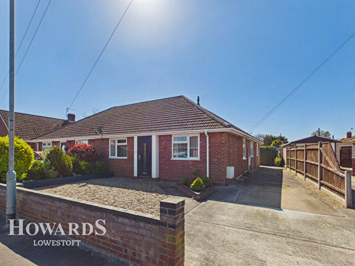 3 Bedroom Semi-Detached Bungalow For Sale In Westland Road, Lowestoft, NR33