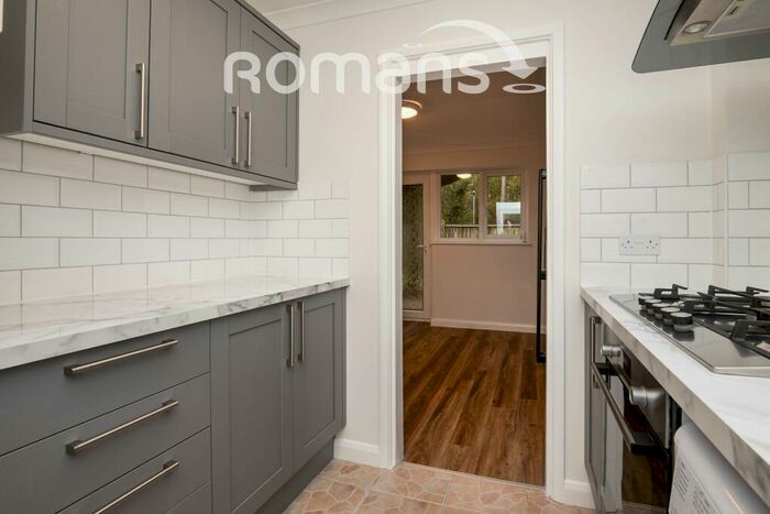 2 Bedroom Link Detached House To Rent In Dryden, RG12