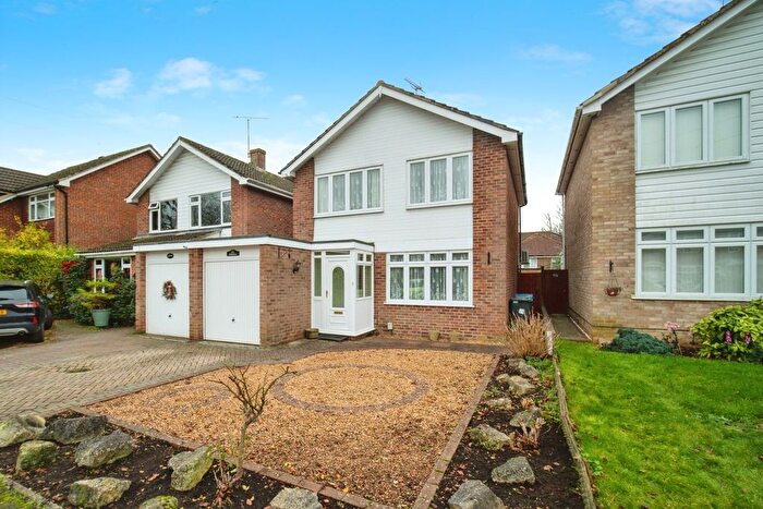 3 Bedroom Detached House For Sale In Cavendish Road, Church Crookham, Fleet, GU52