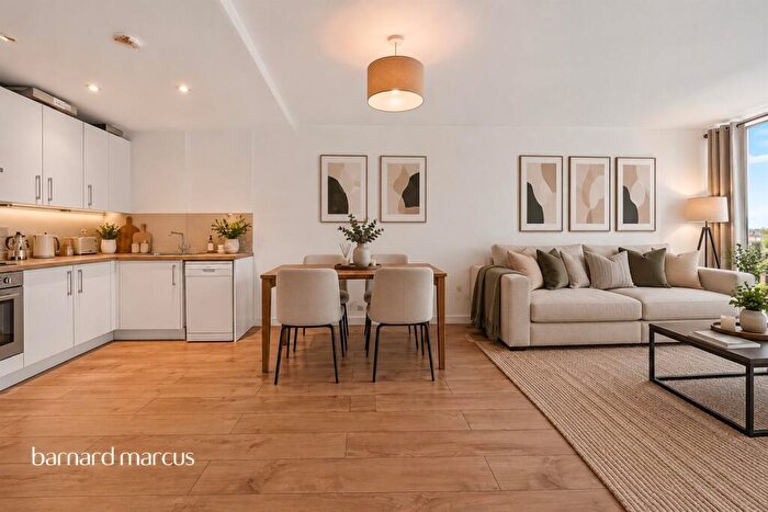 2 Bedroom Flat For Sale In Saffron Central Square, Croydon, CR0