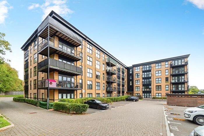 2 Bedroom Flat For Sale In Giles Crescent, Stevenage, SG1