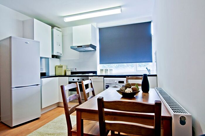 1 Bedroom Flat To Rent In A Woodsley Road, Flat, LS2