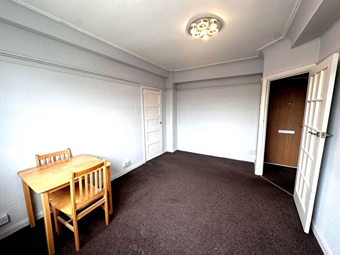 1 Bedroom Flat To Rent In Nightingale Lane, London, SW4