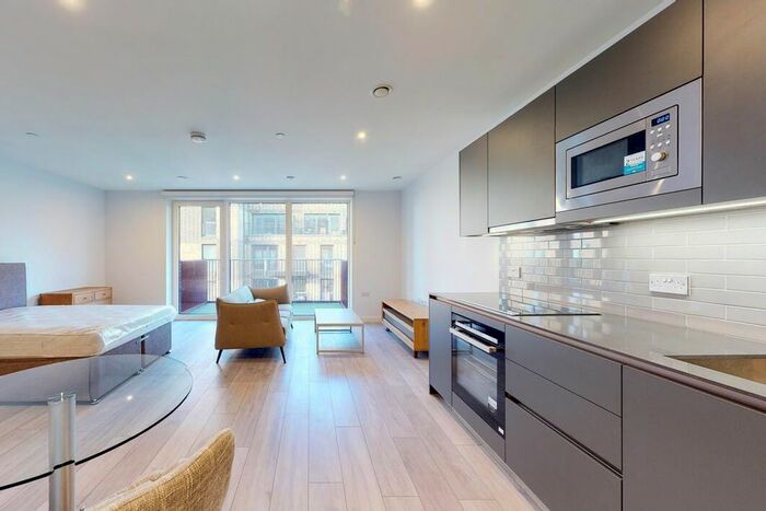 Studio To Rent In , New Lion Way, London, SE17