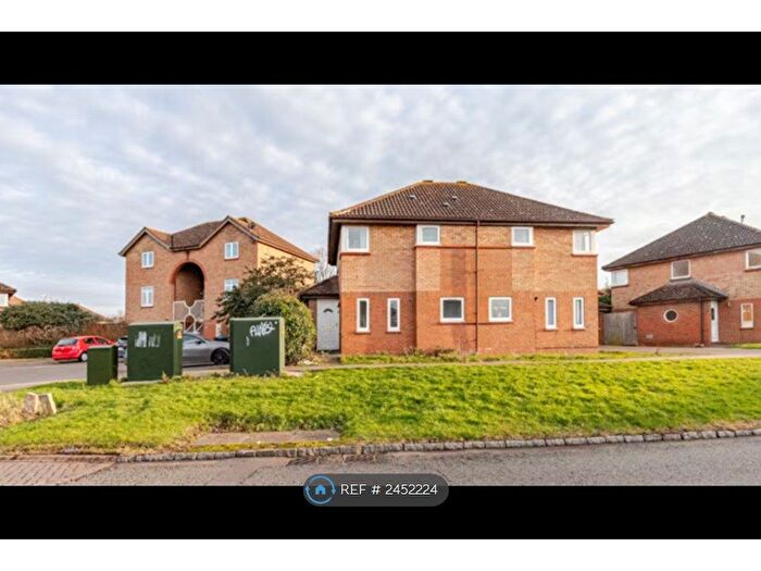 3 Bedroom Semi-Detached House To Rent In Engaine Drive, Shenley Church End, Milton Keynes, MK5