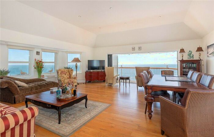 4 Bedroom Apartment For Sale In Metropole, Esplanade, Ventnor, PO38