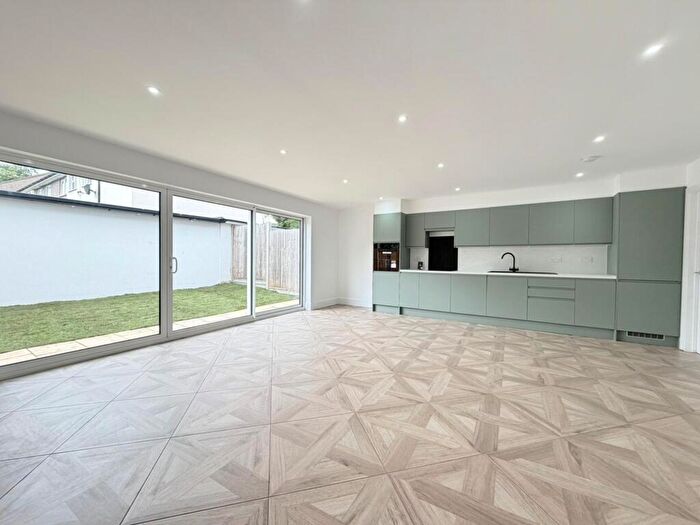 3 Bedroom End Of Terrace House To Rent In Badminton Road, Gloucester, GL4