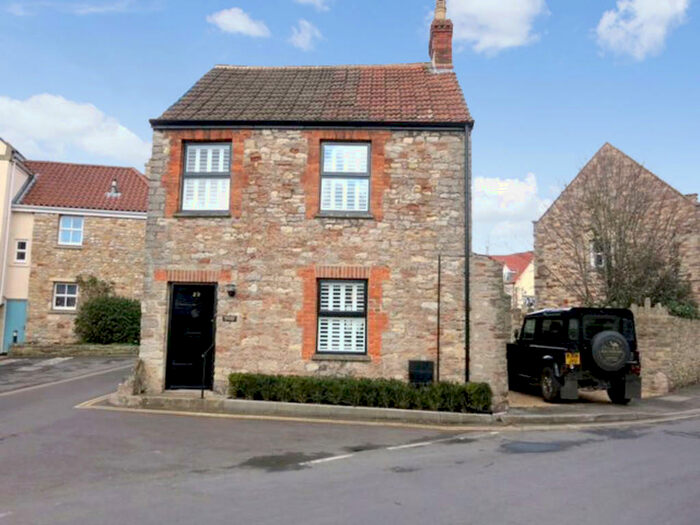 3 Bedroom Detached House To Rent In South Street, Wells, BA5