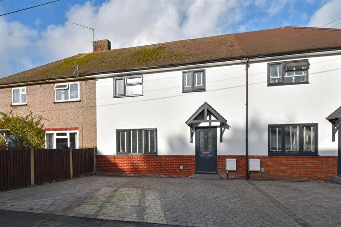 3 Bedroom Terraced House For Sale In Albany Road, Pilgrims Hatch, Brentwood, CM15