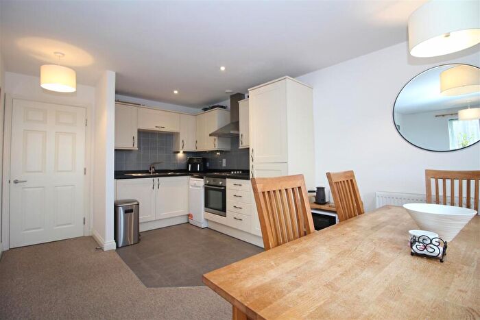 2 Bedroom House To Rent In Pool Barton, Keynsham, BS31