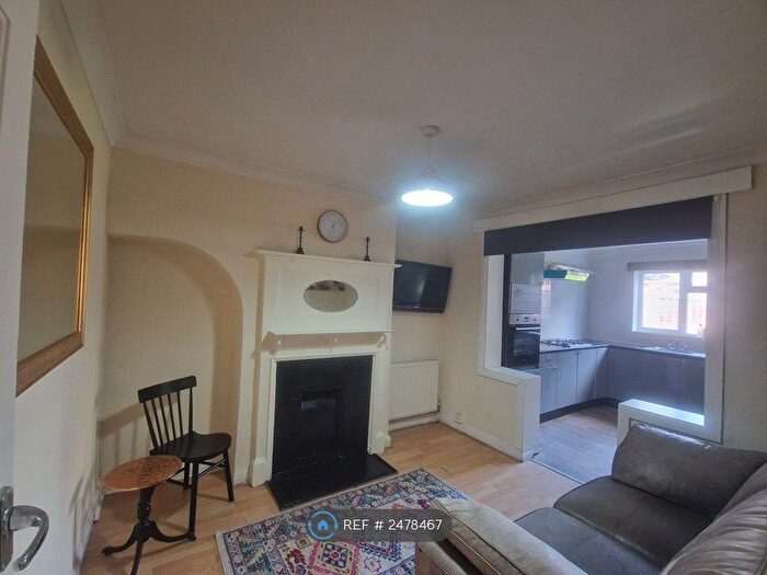4 Bedroom Terraced House To Rent In Gresham Drive, Romford, RM6