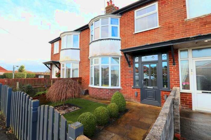 3 Bedroom Terraced House For Sale In High Street, Bempton, YO15