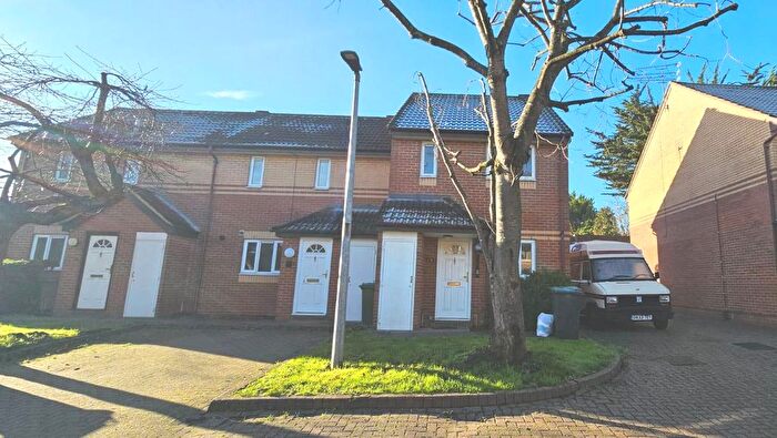 2 Bedroom Property For Sale In Plymouth Close, Luton, Bedfordshire, LU2