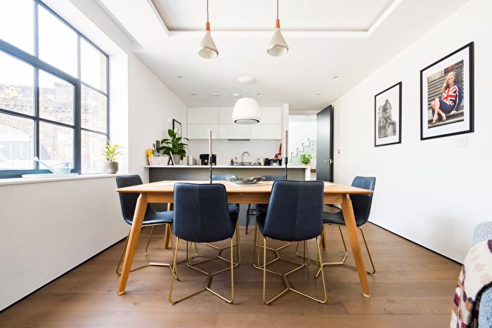 3 Bedroom Flat To Rent In Webber Street, Southwark, SE1