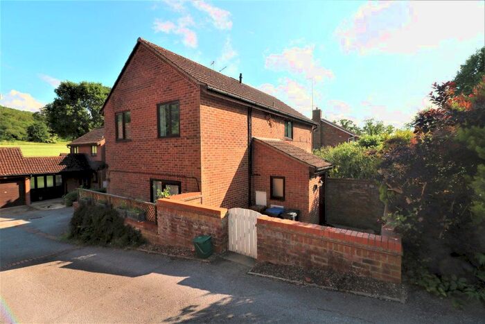 2 Bedroom Flat To Rent In Oak Piece, Welwyn AL6