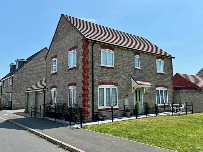 4 Bedroom Detached House For Sale In Upper Ox Hill, Purton, SN5