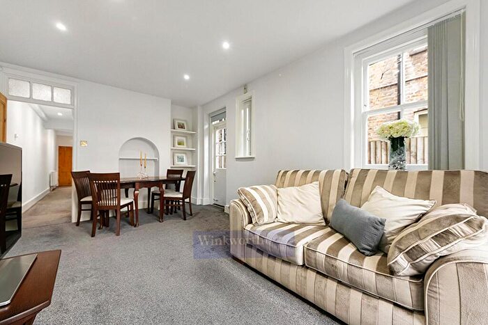 2 Bedroom Flat To Rent In Chester Way, SE11