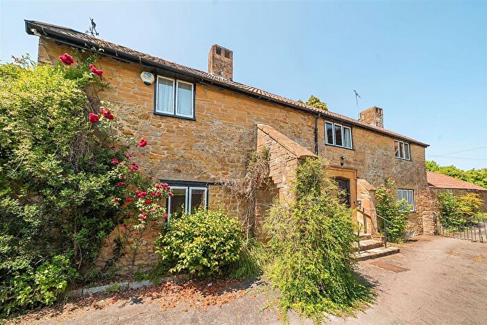 5 Bedroom Detached House For Sale In Lower Turners Barn Lane, Yeovil, BA20