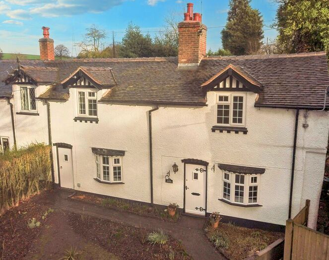 3 Bedroom Semi-Detached House For Sale In Cheadle Road, Stoke-on-Trent, ST11