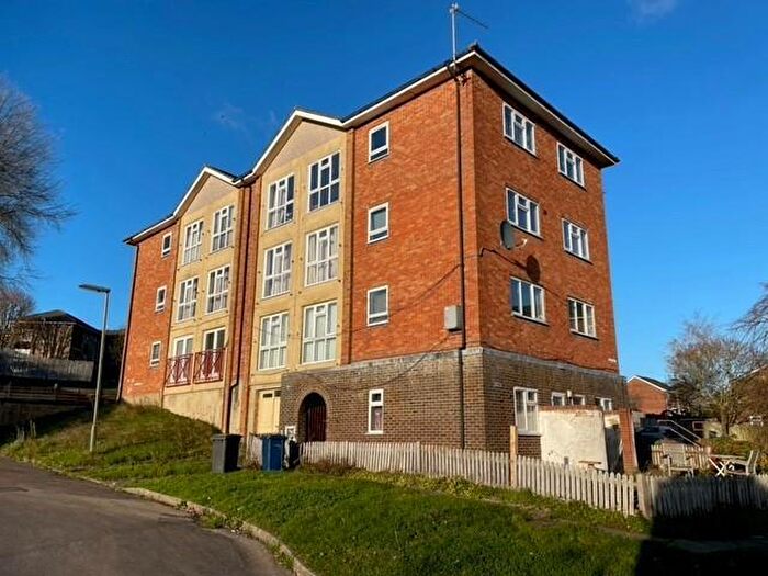 2 Bedroom Apartment To Rent In The Chantrys, Farnham, GU9