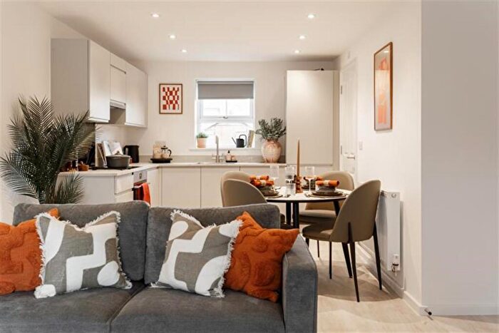 3 Bedroom Terraced House To Rent In Casa, North Valley, Nottingham, NG7