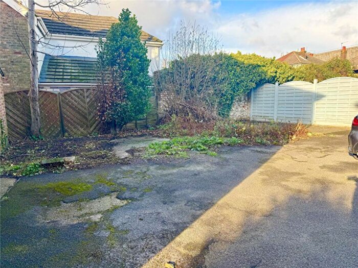 1 Bedroom Apartment For Sale In Castle Road, Bournemouth, Dorset, BH9