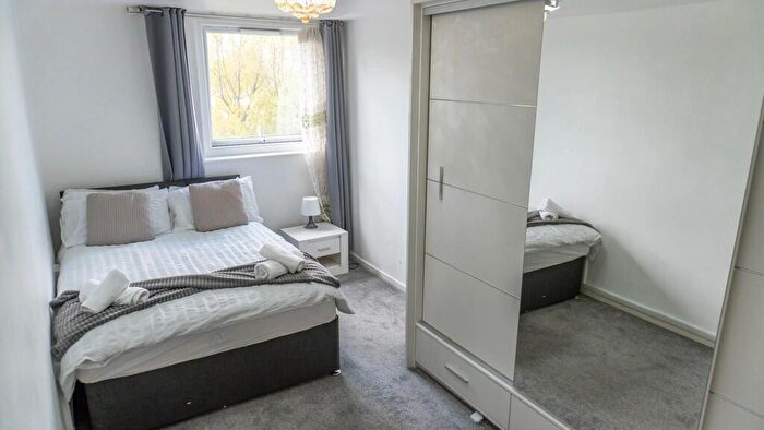 2 Bedroom Serviced Apartments To Rent In Oatland Court, Leeds, West Yorkshire, LS7