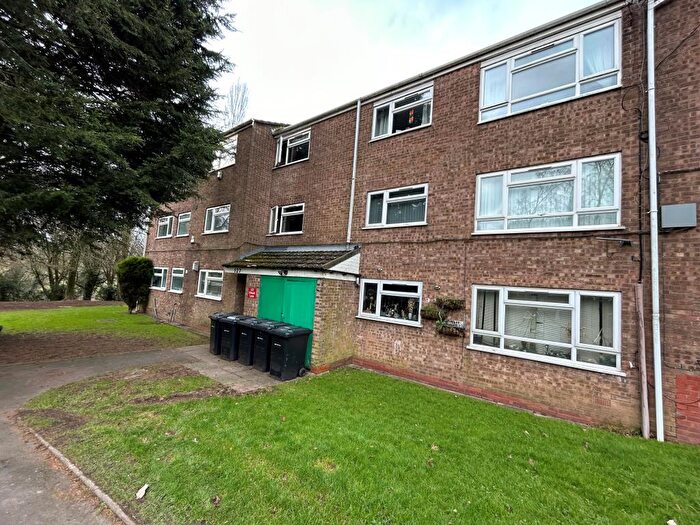 2 Bedroom Apartment To Rent In Kitwell Lane, Birmingham, West Midlands, B32