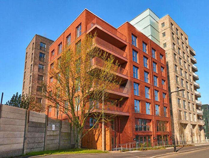 1 Bedroom Apartment For Sale In Salix House, Osier Way, London, E10