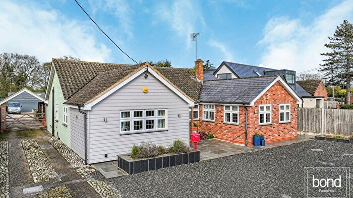 3 Bedroom Bungalow For Sale In Peartree Lane, Danbury, Chelmsford, CM3