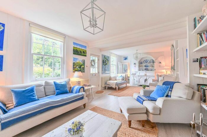 4 Bedroom Cottage For Sale In Mount Gardens, Sydenham Hill, London, SE26