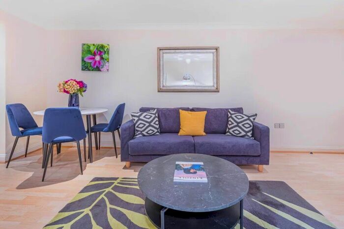 1 Bedroom Flat To Rent In Kew Gardens Road, Kew, Richmond, TW9